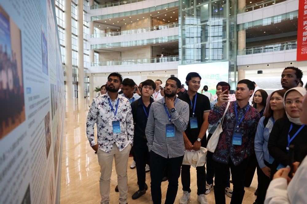 ѧԱ��չ��������������������˫����