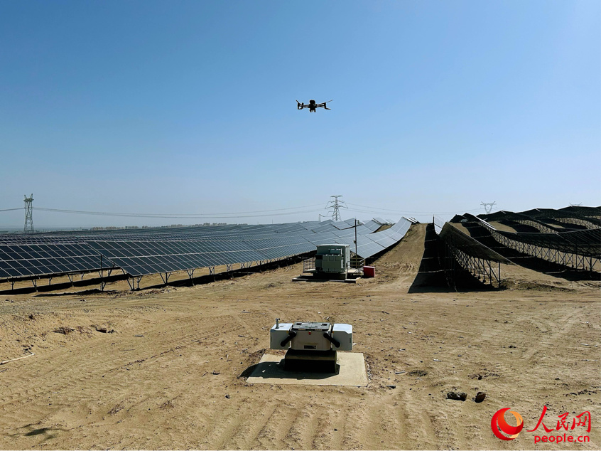 ����ʮ��ʦ����100��ǧ�߹�������𾢿�չ���ֻ������ܻ�ˢ����������������ʵ���ǻ����С��ǻ���ά���ǻ��徲������������ͼΪ���˻�Ѳ�졣�������������������� �����